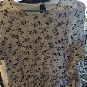 White navy fluffy sleeved top